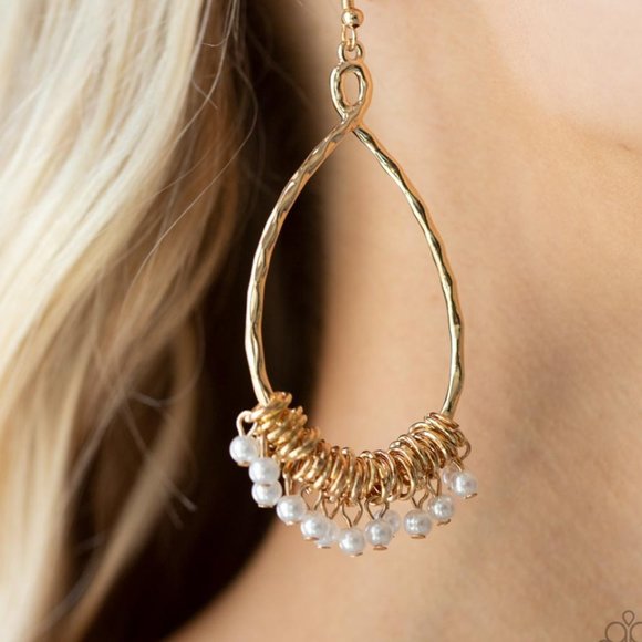 Wishing Well Wonder - Gold Earrings - Picture 1 of 3